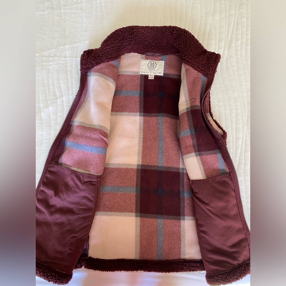 Sage Collective fuzzy vest - Picture 2 of 6